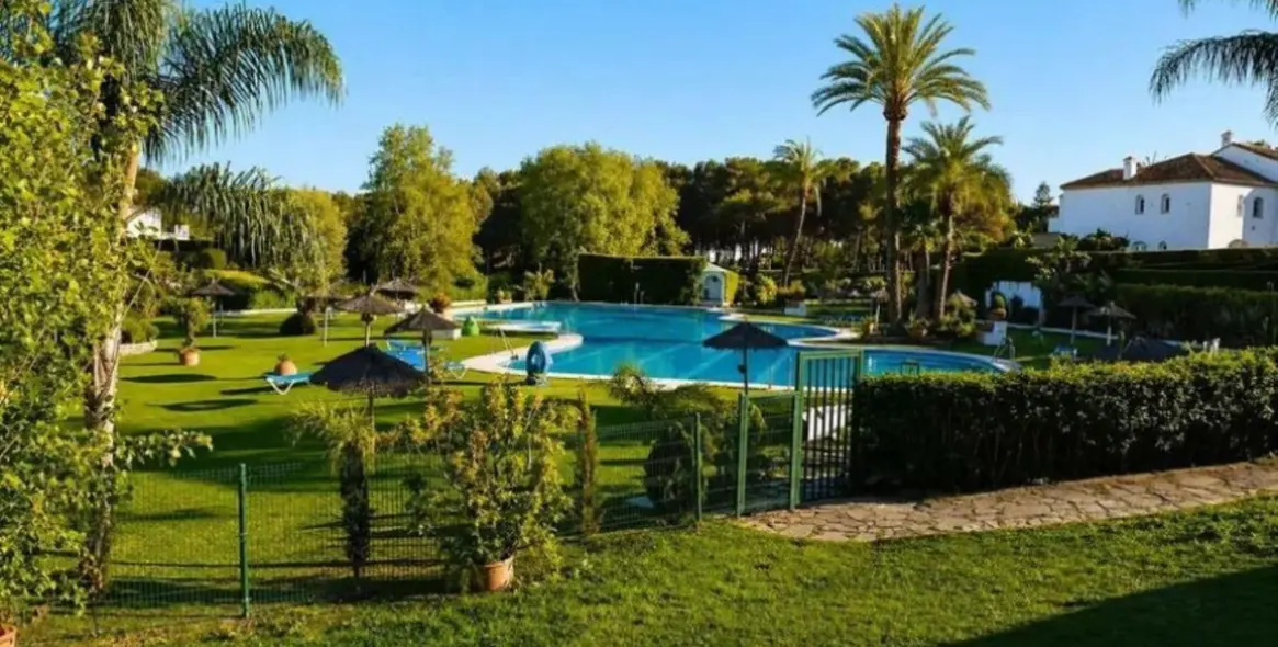 Sale of ground floor apartment in Estepona 8