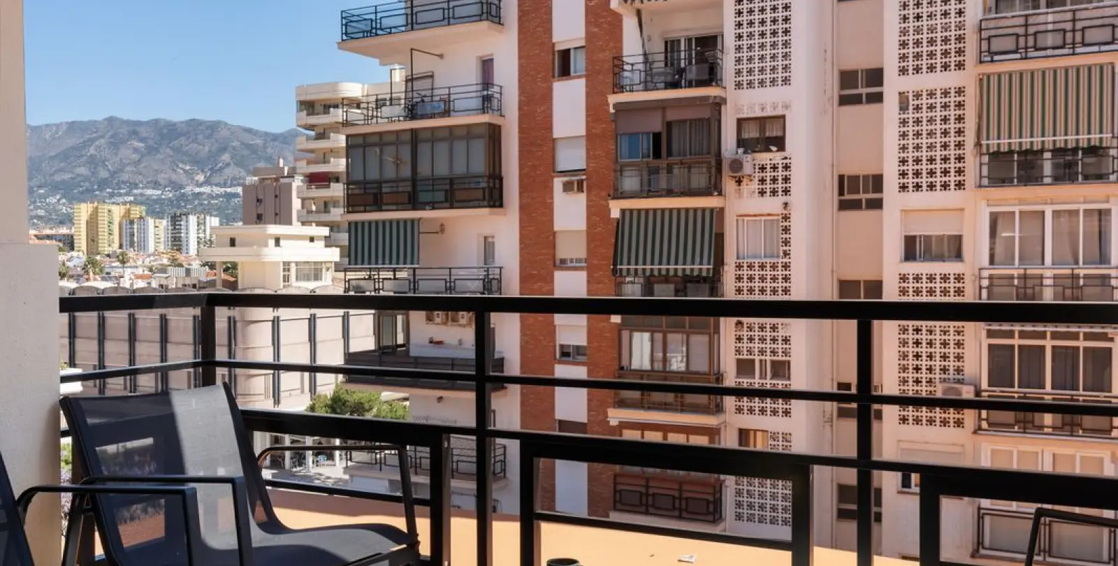 Venta de apartamento en planta media en Fuengirola 2