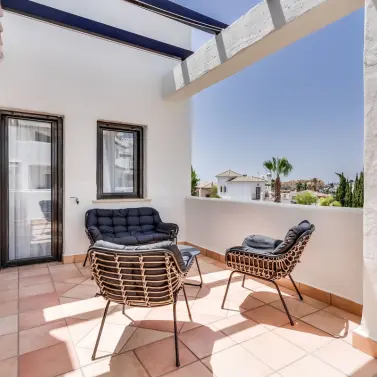 Sale of penthouse in Estepona