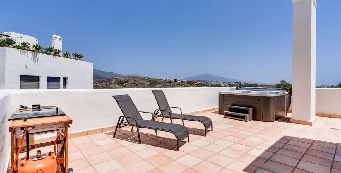 Sale of penthouse in Estepona 20