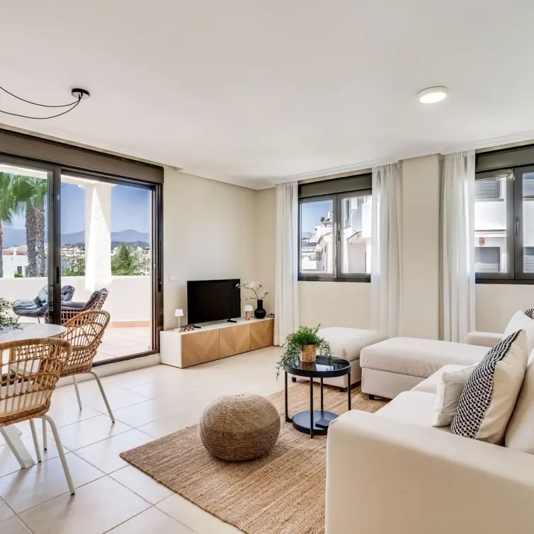 Sale of penthouse in Estepona
