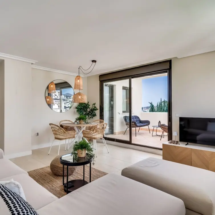 Sale of penthouse in Estepona