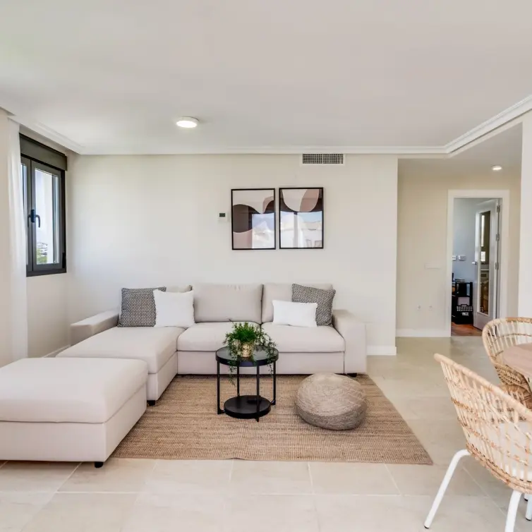 Sale of penthouse in Estepona