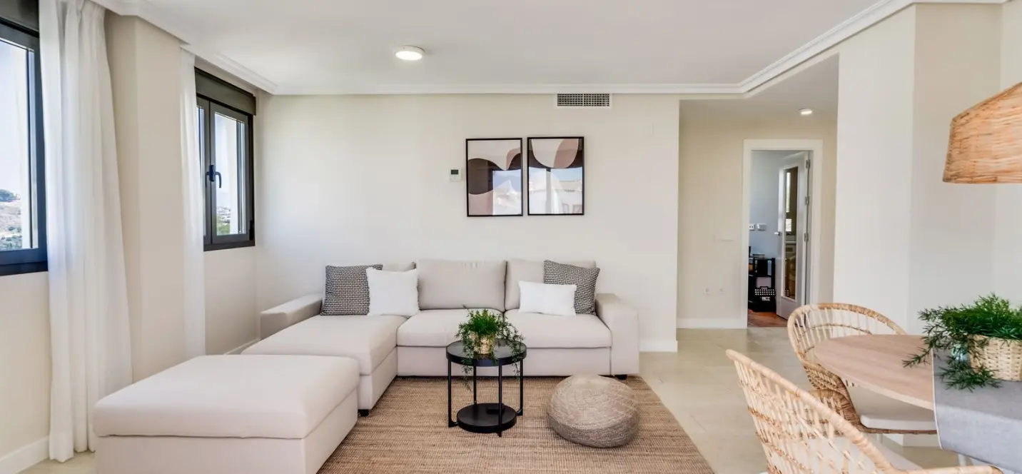 Sale of penthouse in Estepona 3