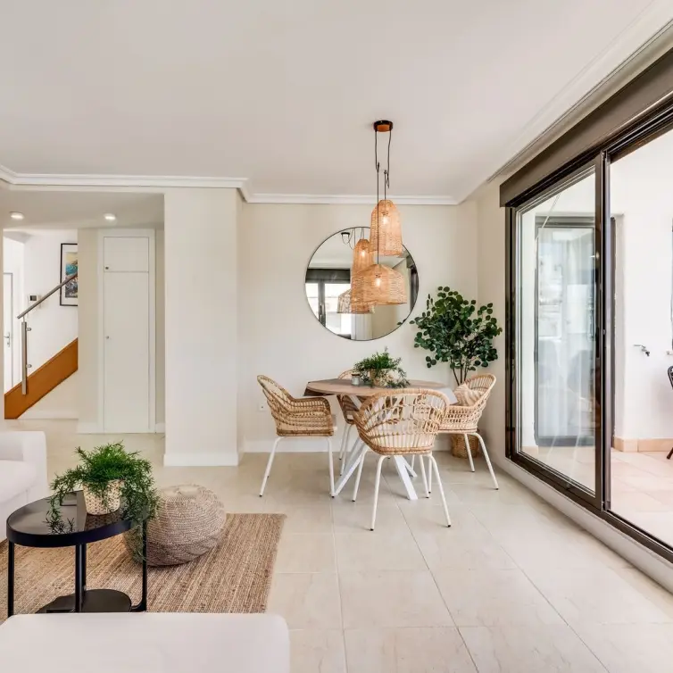 Sale of penthouse in Estepona