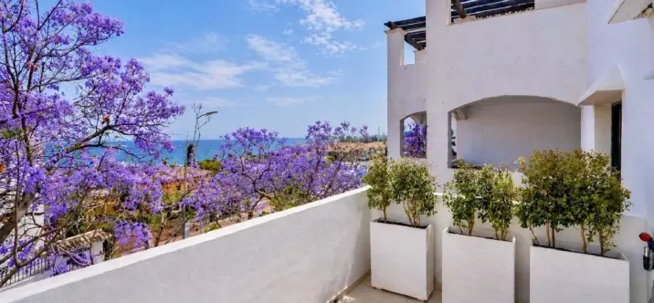 Продажа апартаментов на среднем этаже в Benalmadena Pueblo 0