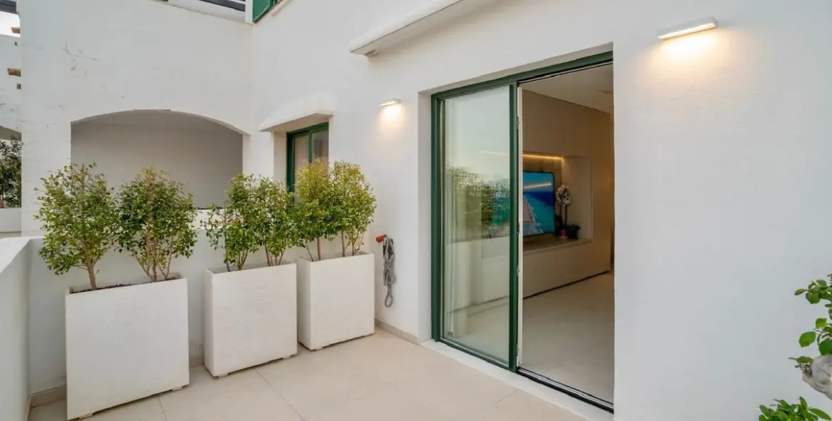 Sale of middle floor apartment in Benalmadena Pueblo 10