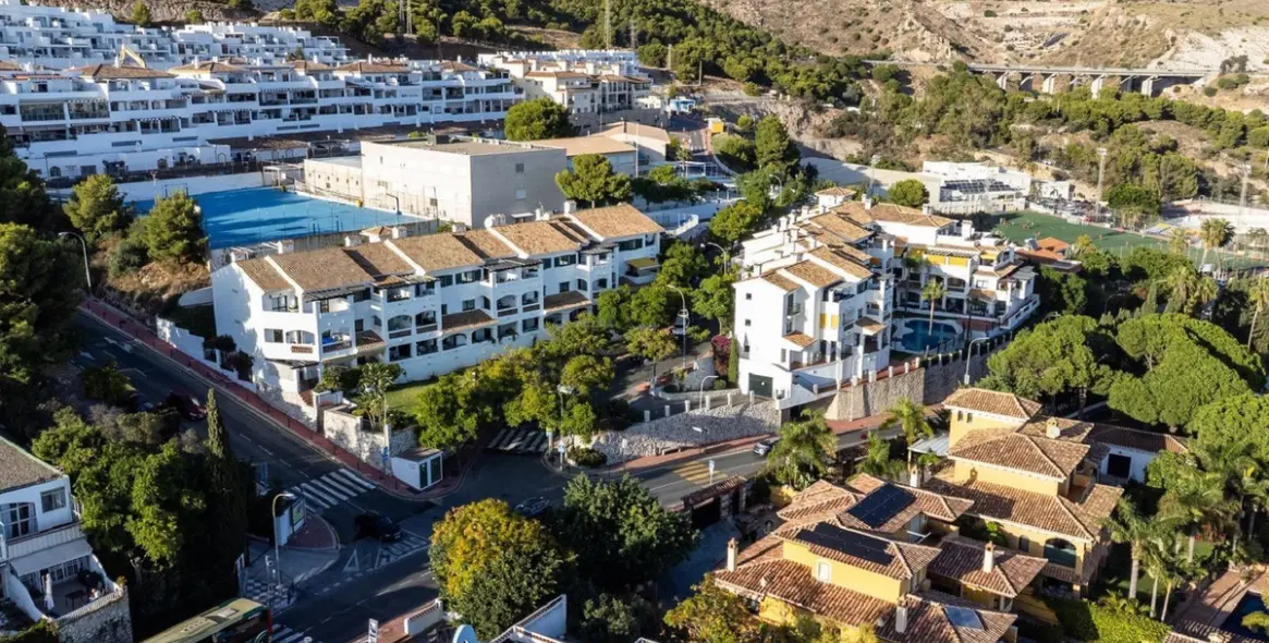 Sale of middle floor apartment in Benalmadena Pueblo 27