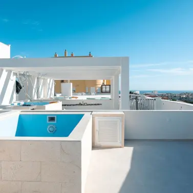 Продажа двухуровневого пентхауса в Estepona