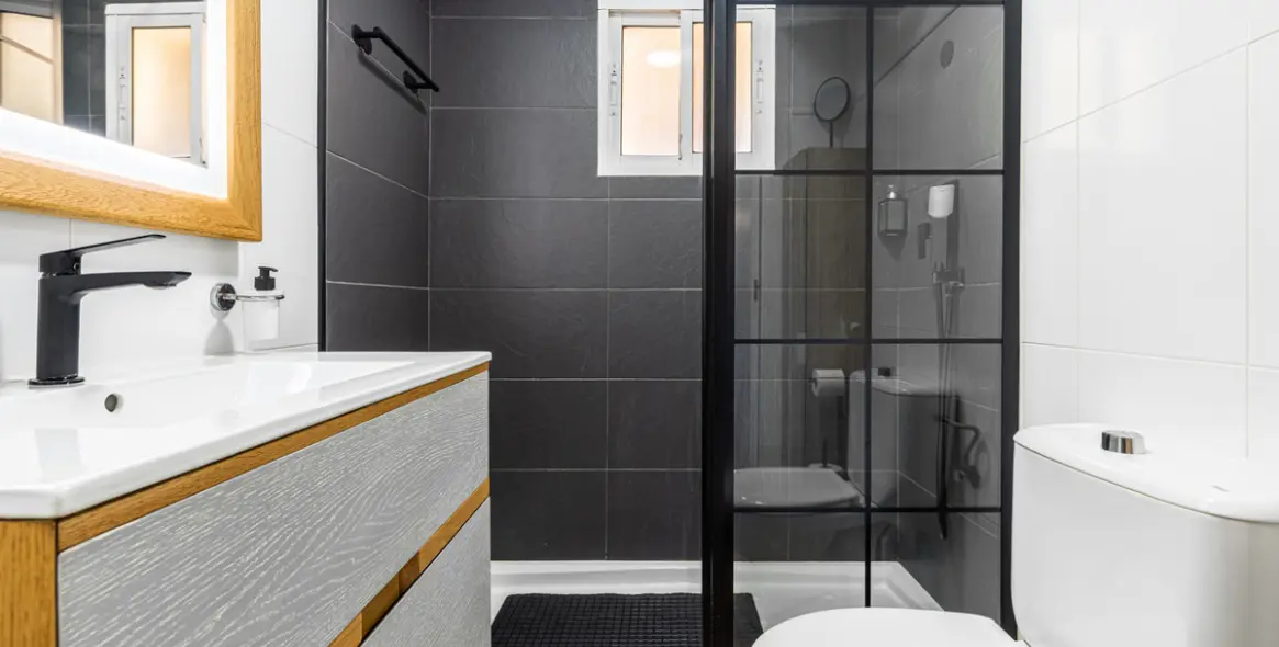 Sale of middle floor apartment in Carvajal 12