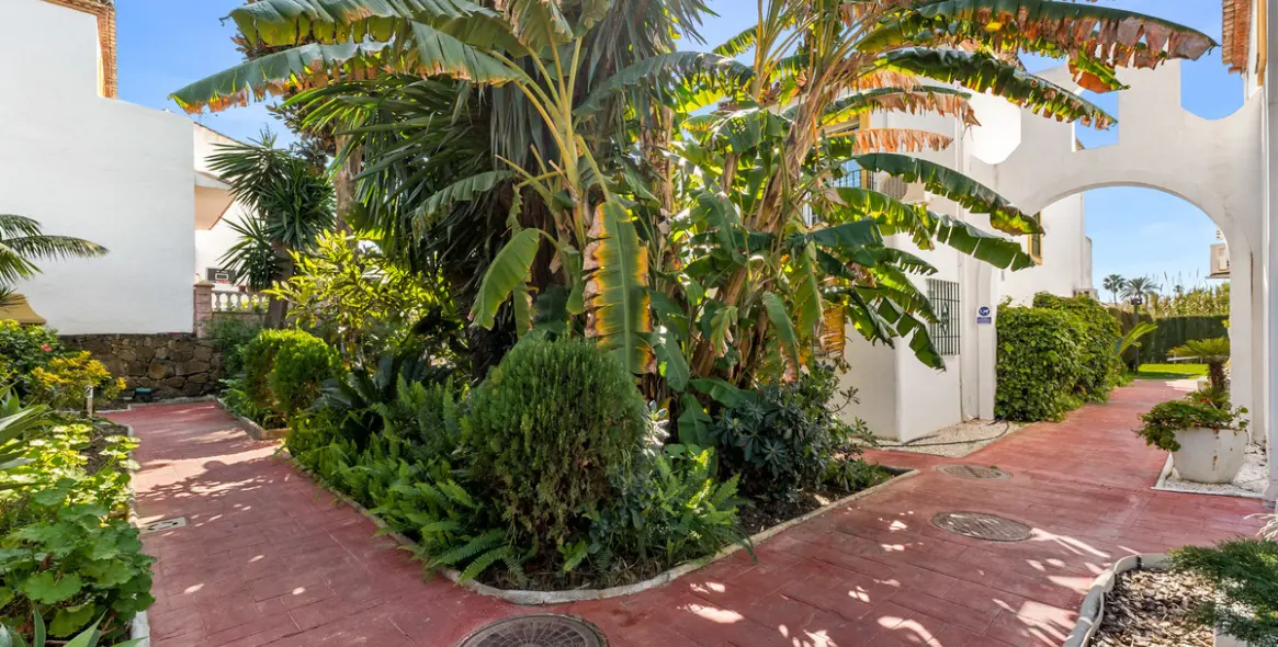 Sale of townhouse in Estepona 40