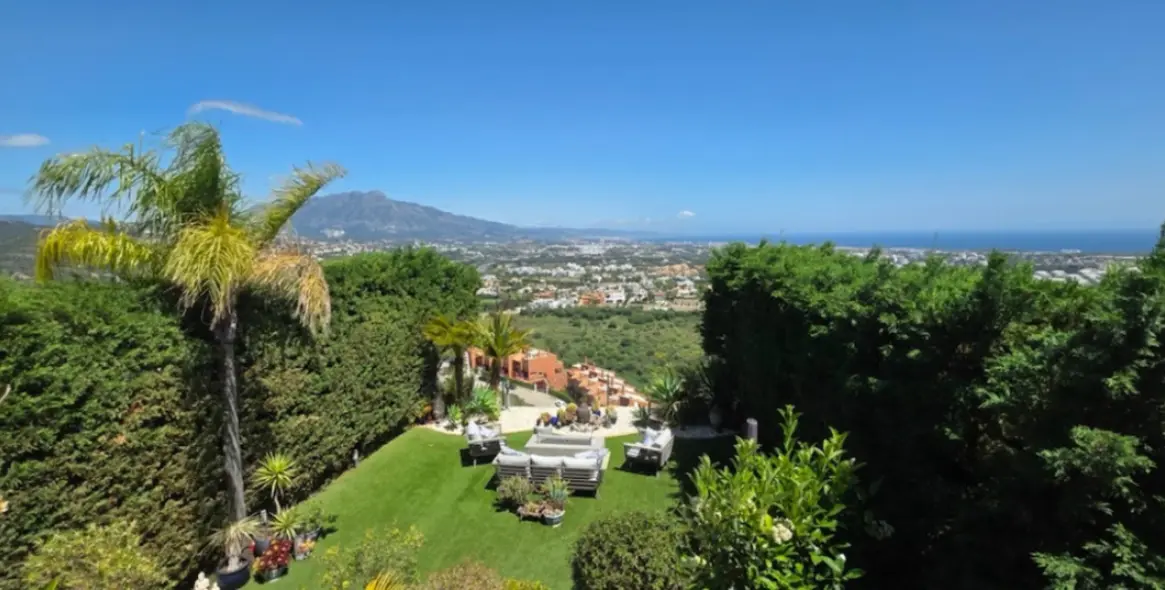 Sale of townhouse in Benahavís 1