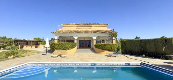 Sale of detached villa in Alhaurín el Grande 0
