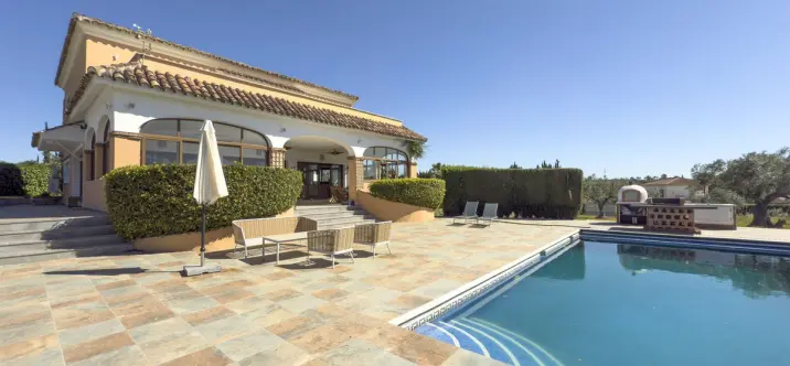Sale of detached villa in Alhaurín el Grande 1