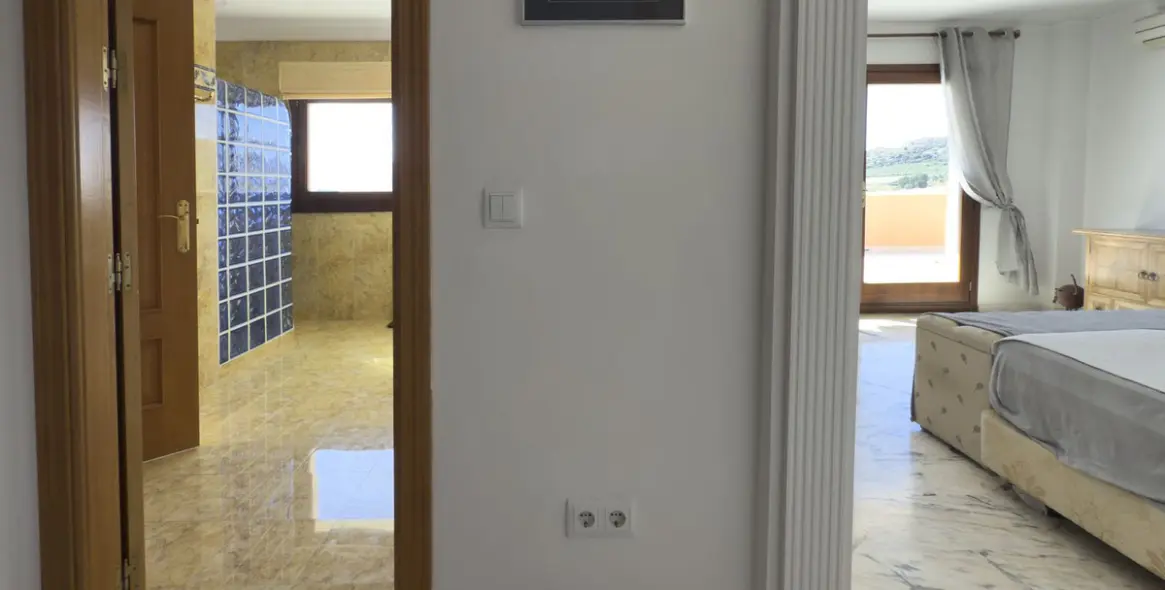 Sale of detached villa in Alhaurín el Grande 30
