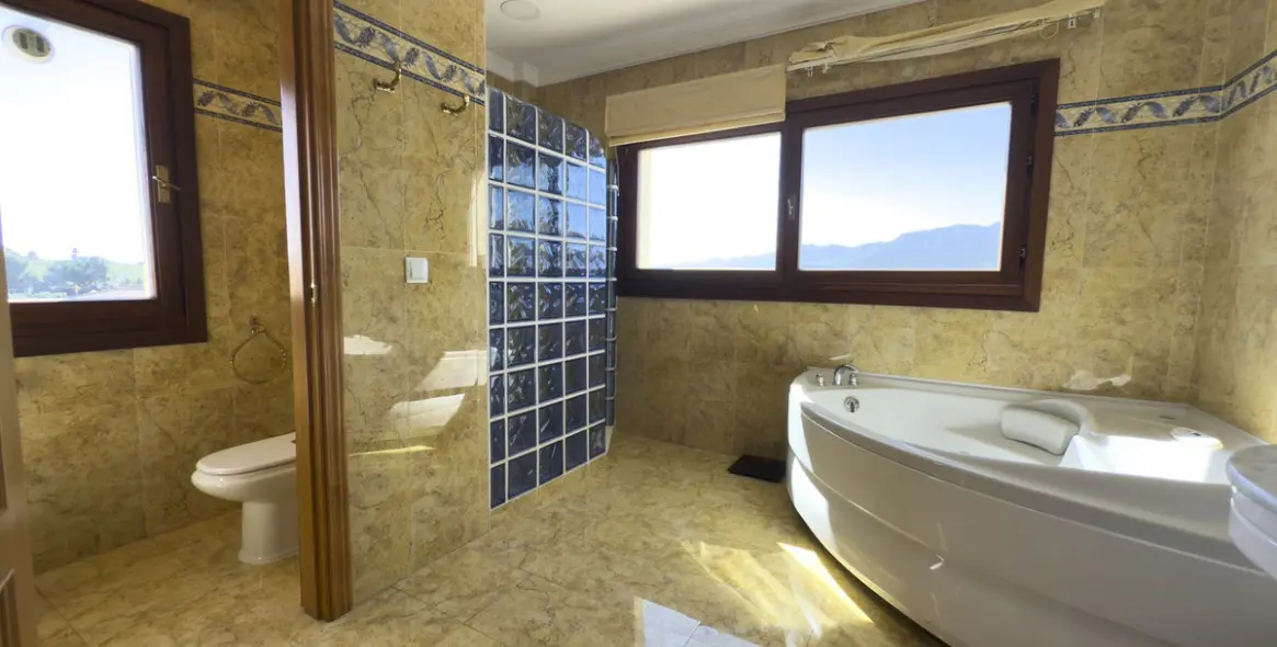 Sale of detached villa in Alhaurín el Grande 37