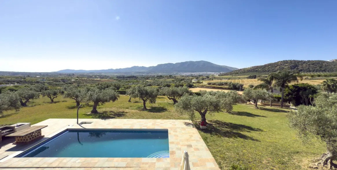 Sale of detached villa in Alhaurín el Grande 50