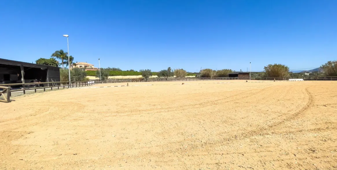 Sale of detached villa in Alhaurín el Grande 123