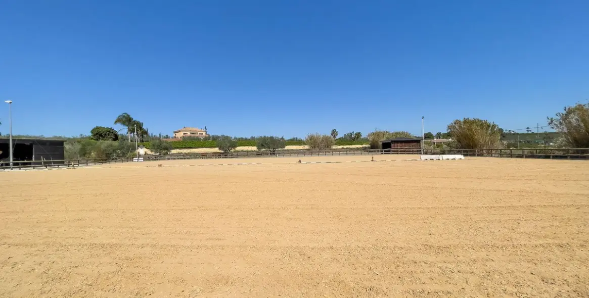 Sale of detached villa in Alhaurín el Grande 125