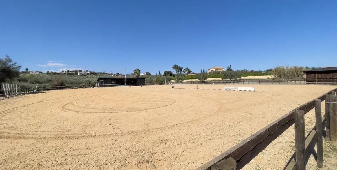 Sale of detached villa in Alhaurín el Grande 127