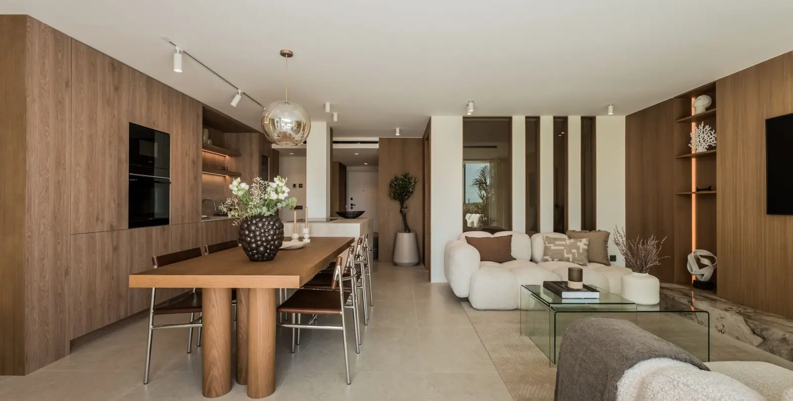 Sale of ground floor apartment in Aloha 1