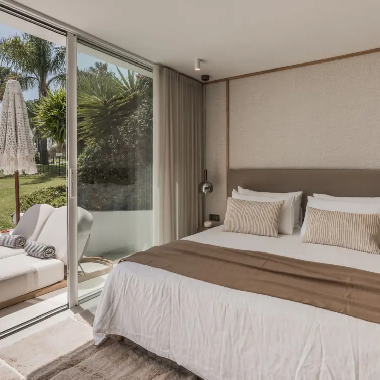 Sale of ground floor apartment in Aloha