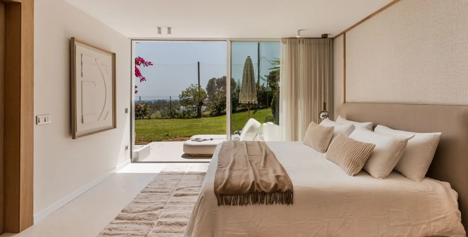 Sale of ground floor apartment in Aloha 7