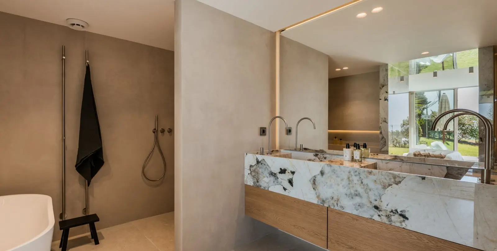 Sale of ground floor apartment in Aloha 11