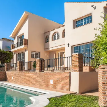 Venta de villa independiente en Estepona