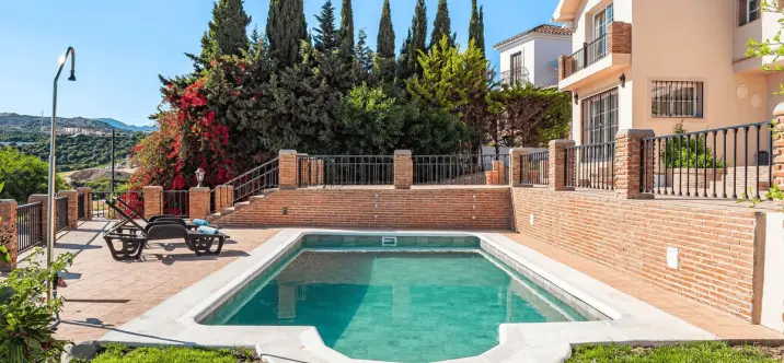 Venta de villa independiente en Estepona 2