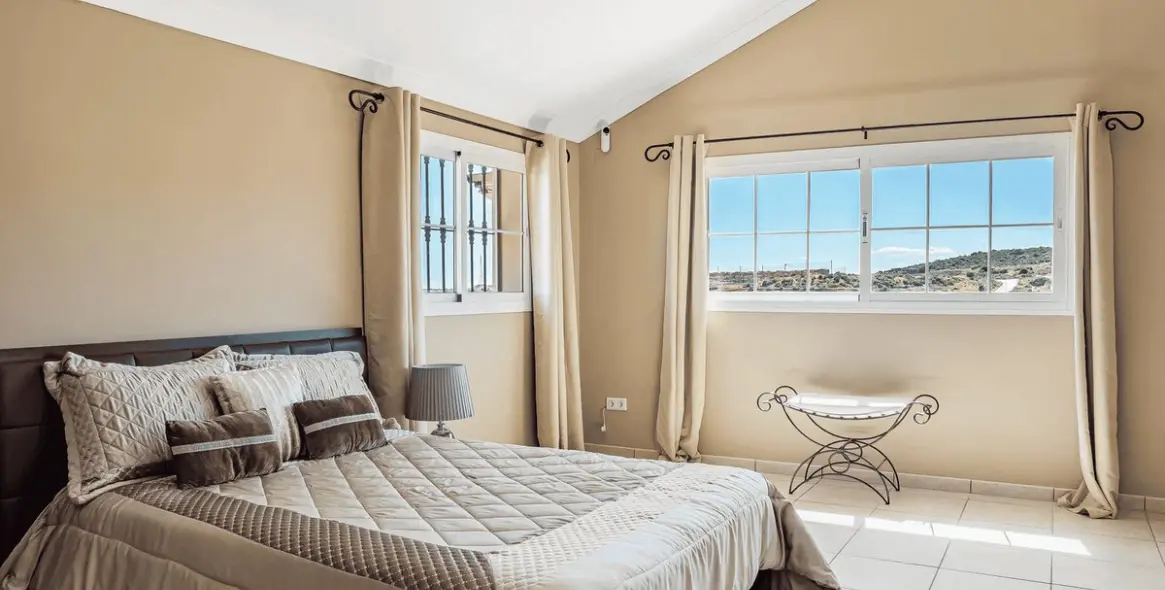 Venta de villa independiente en Estepona 31