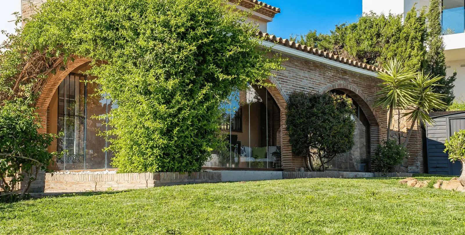 Sale of detached villa in Estepona 8