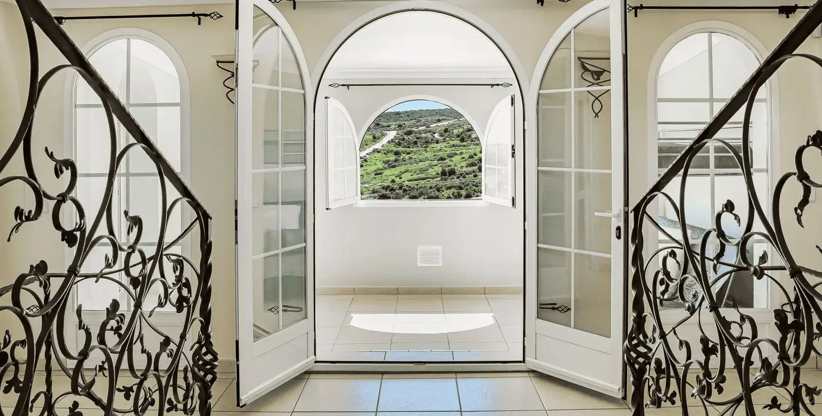Sale of detached villa in Estepona 36