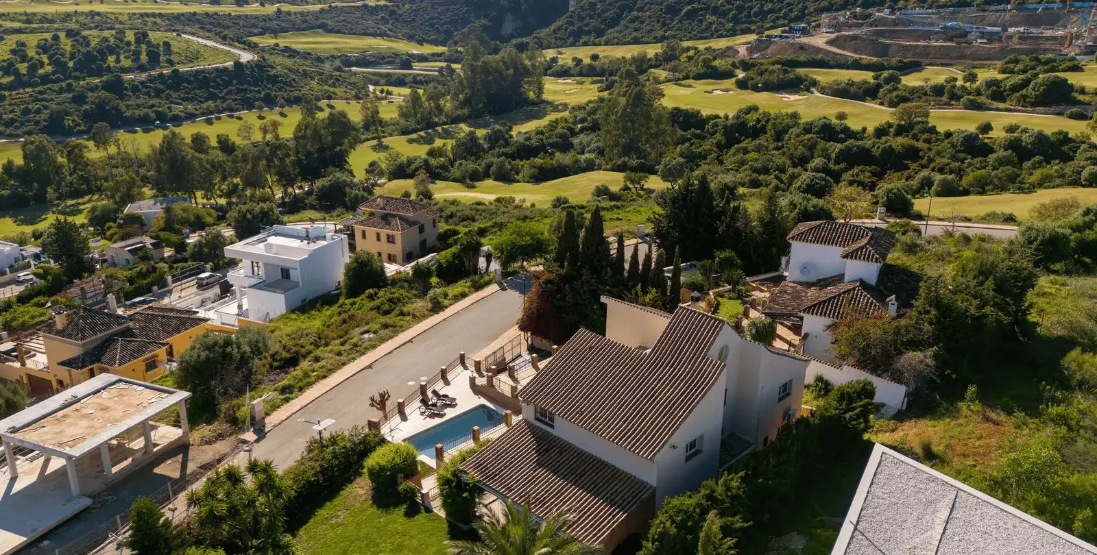Sale of detached villa in Estepona 54
