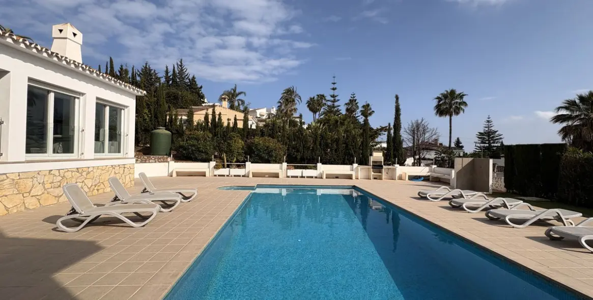 Продажа  отдельно стоящей виллы в Mijas Costa 1