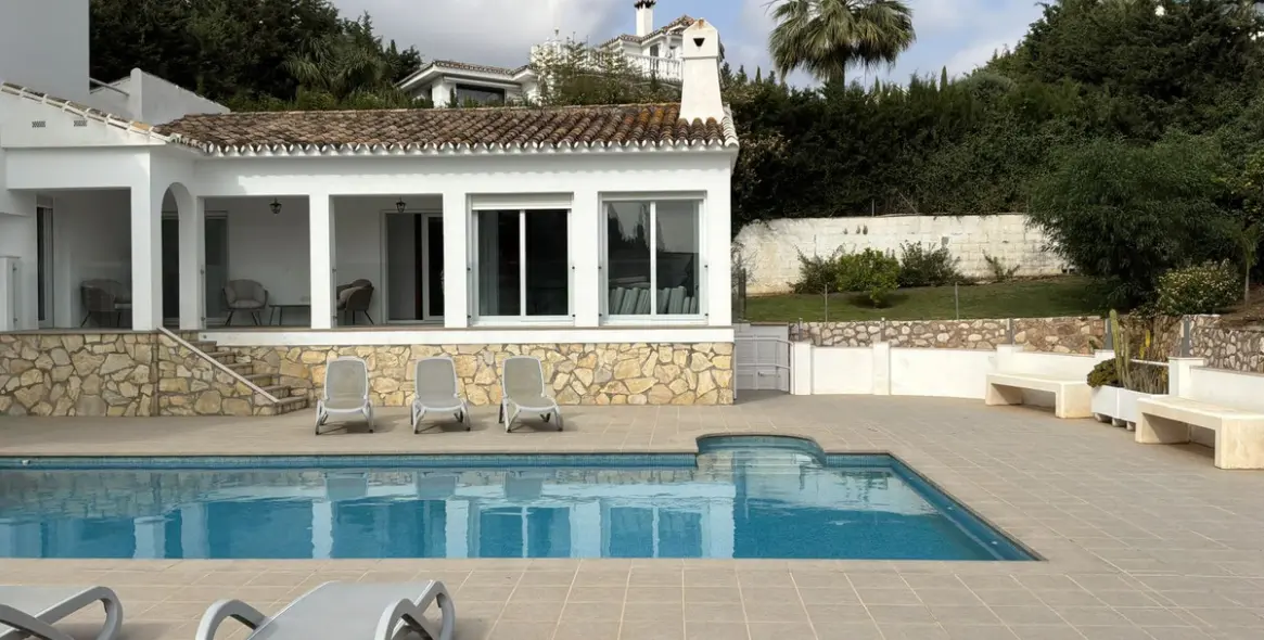 Продажа  отдельно стоящей виллы в Mijas Costa 3