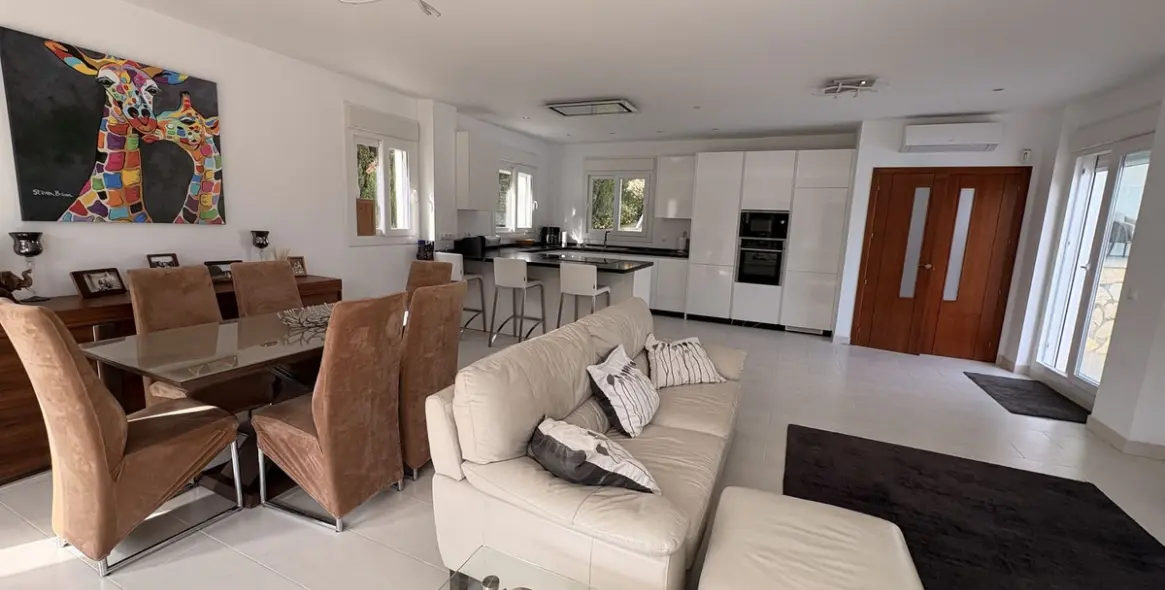 Продажа  отдельно стоящей виллы в Mijas Costa 4