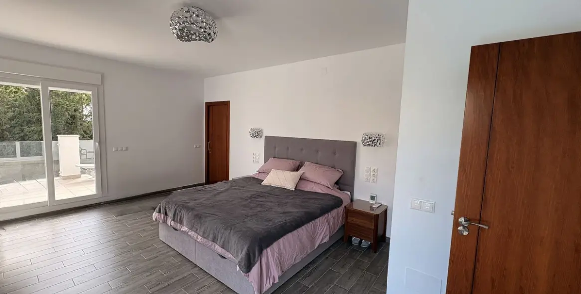 Продажа  отдельно стоящей виллы в Mijas Costa 8