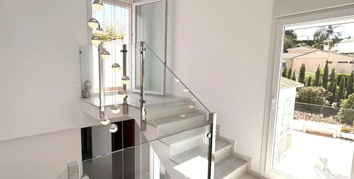 Продажа  отдельно стоящей виллы в Mijas Costa 27