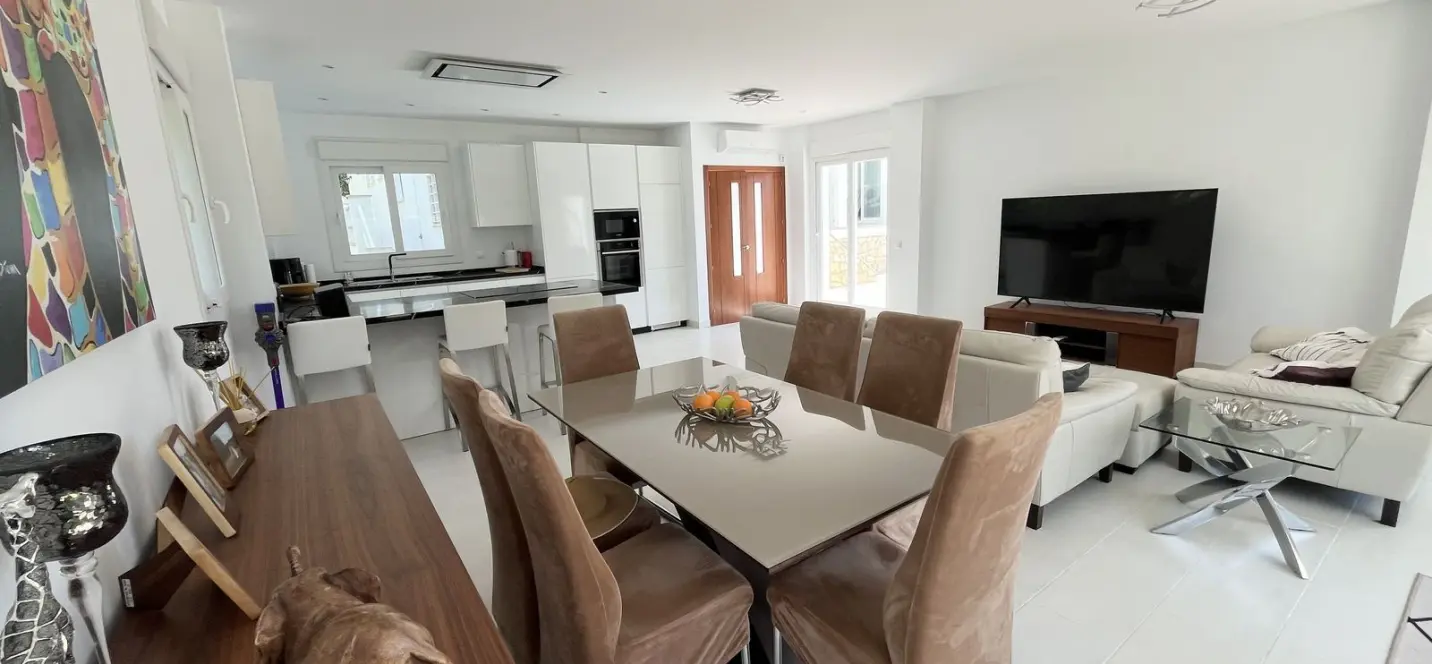 Sale of detached villa in Mijas Costa 1