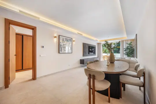 Image 6 thumb