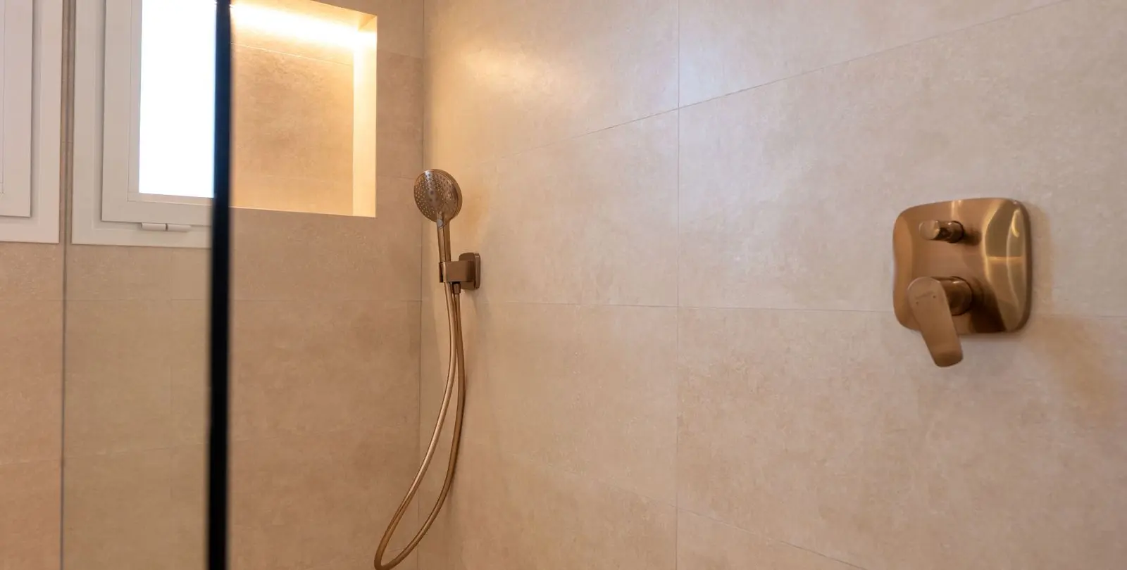 Sale of townhouse in Nueva Andalucía 16