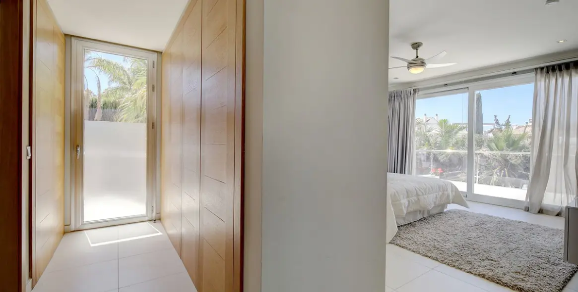Venta de villa independiente en Nueva Andalucía 6