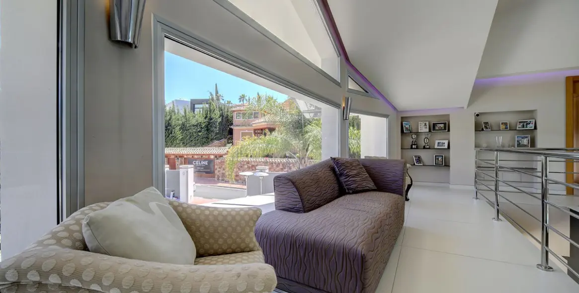 Venta de villa independiente en Nueva Andalucía 19