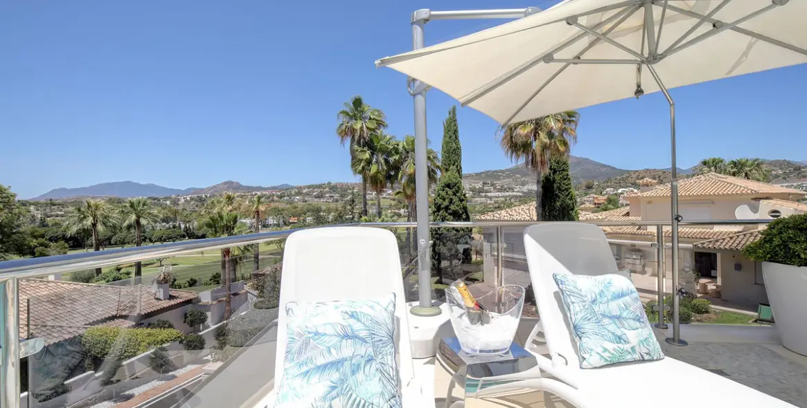 Venta de villa independiente en Nueva Andalucía 37