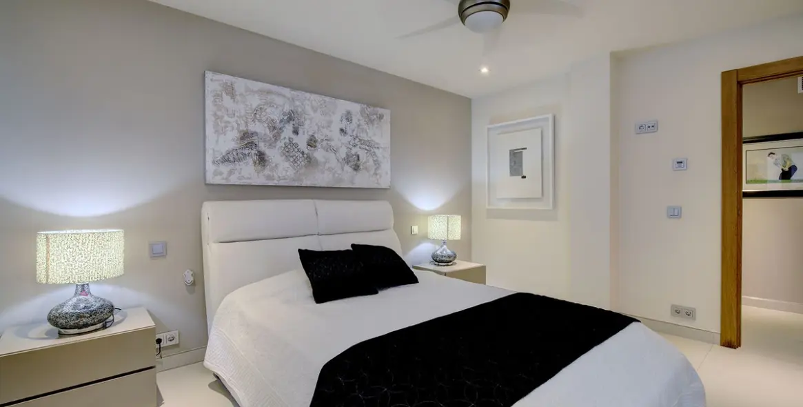 Venta de villa independiente en Nueva Andalucía 47