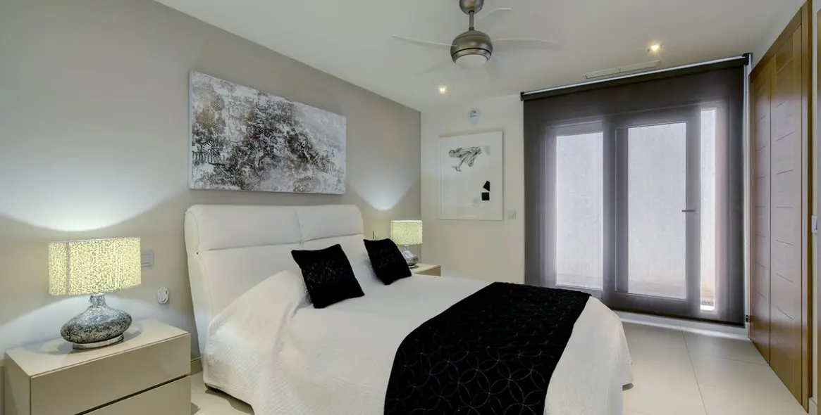 Venta de villa independiente en Nueva Andalucía 55