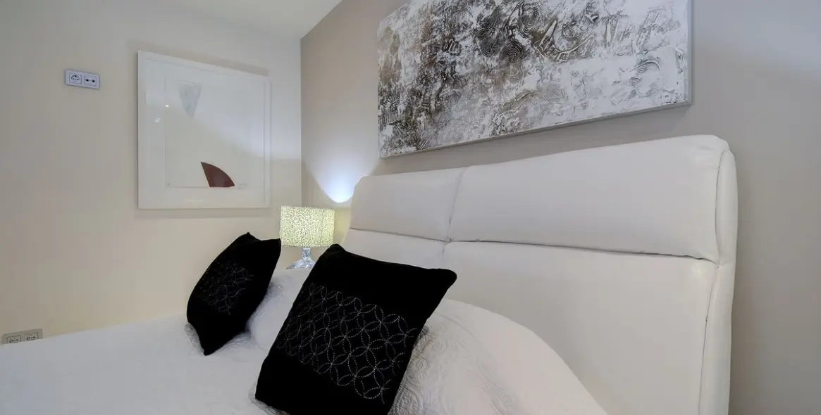Venta de villa independiente en Nueva Andalucía 60