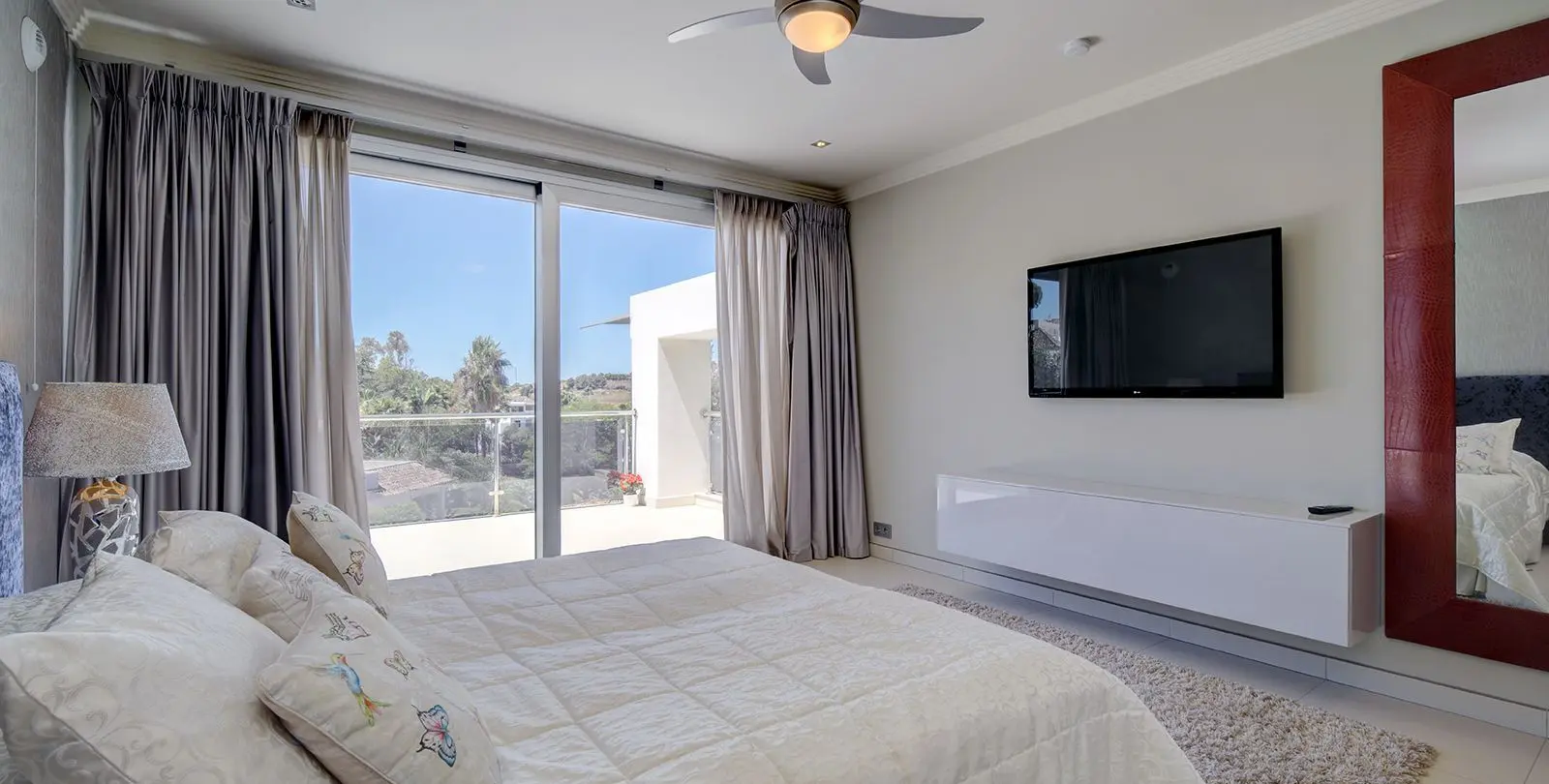 Sale of detached villa in Nueva Andalucía 9