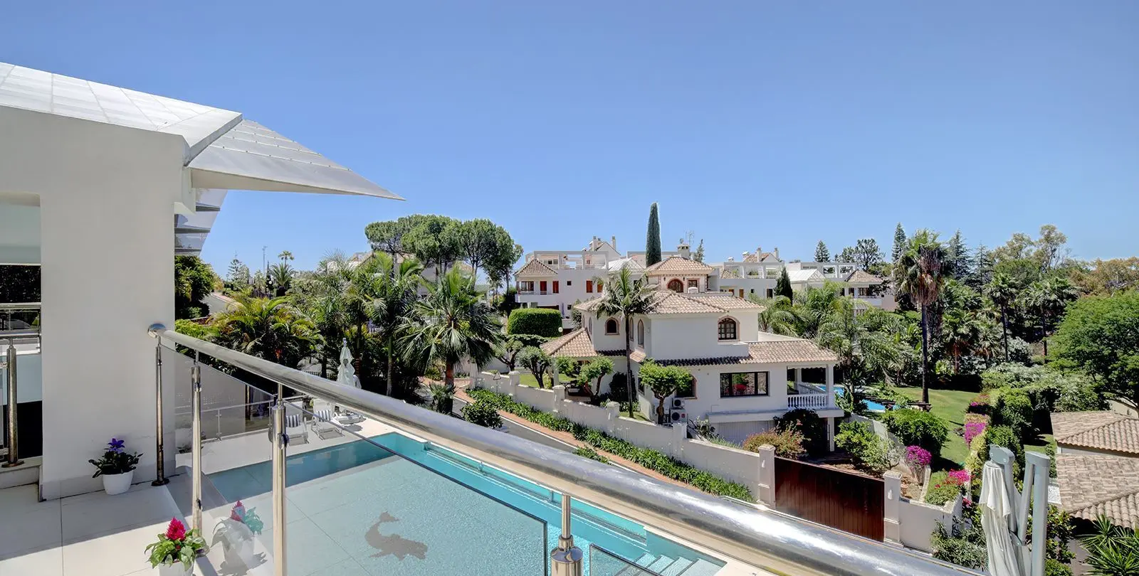 Sale of detached villa in Nueva Andalucía 25
